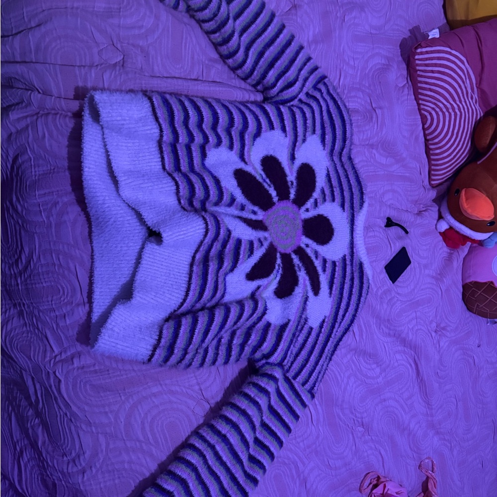 Forever 21 Purple and White Floral Sweater